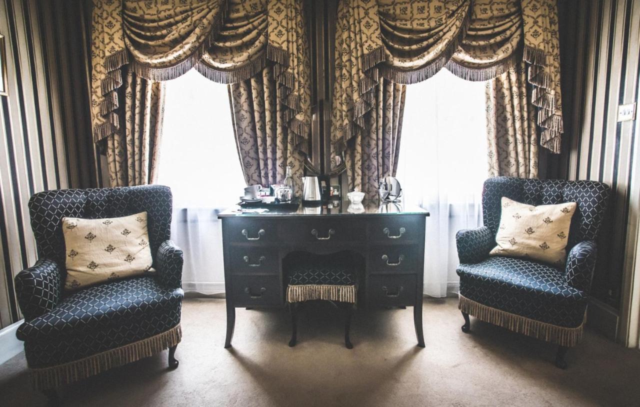 Bed and Breakfast Jeakes House Рай Экстерьер фото Curtains and upholstery