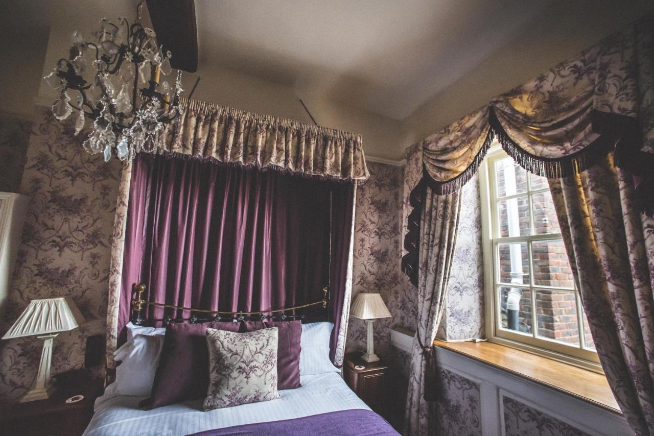 Bed and Breakfast Jeakes House Рай Экстерьер фото The bedroom of the Old Vicarage