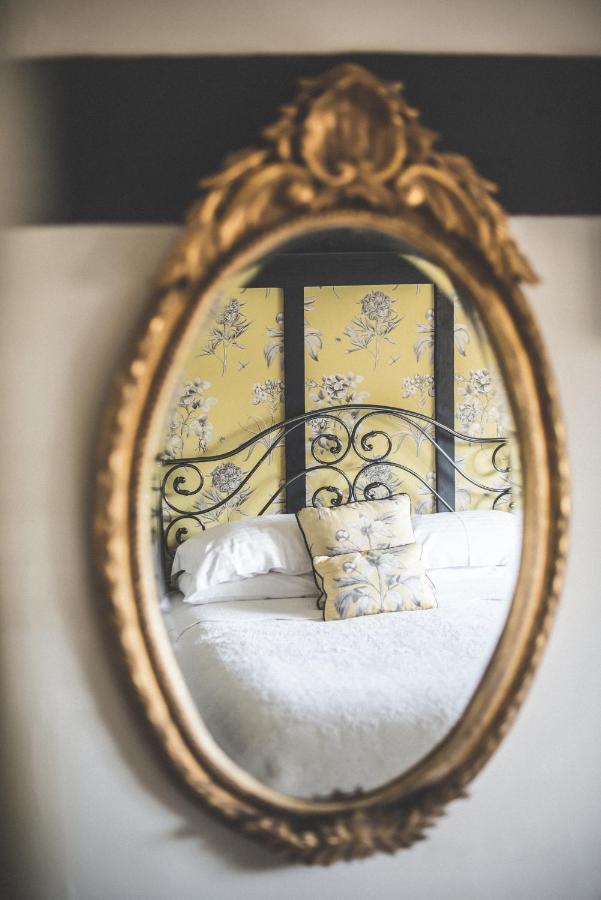Bed and Breakfast Jeakes House Рай Экстерьер фото A mirror
